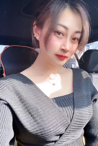 尹美美哒快手女神最新作品合集：3000/6000软妹币，漂亮身材，满满韵味