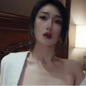 江疏影的暗黑造型,其实是隐藏了两个少女的心。