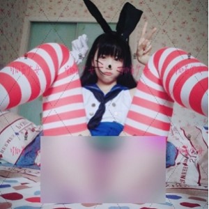 最新Venus-深受宅男喜爱的微博红人小女神-啪喵少女露脸