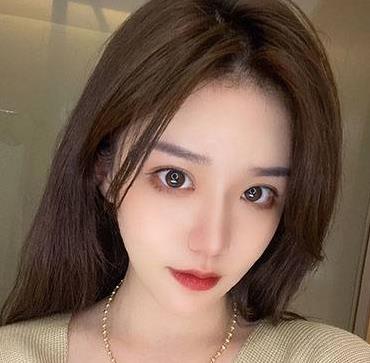某推顶级神颜,身材一流的大v们,你们都是怎么火的?