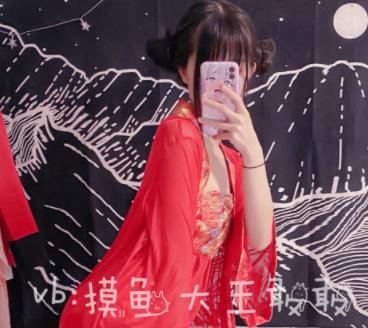 女神与肉便都是土豪专享,穷鬼只能眼睁睁看着女神和肉便。
