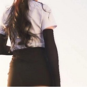 社焦艺禁锢一部作品,妖精在屋檐下跳舞,你最喜欢哪一个?