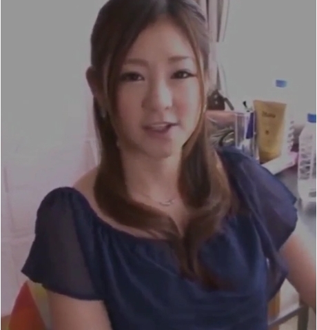 青春女友可儿：与男友大老二互动甜蜜