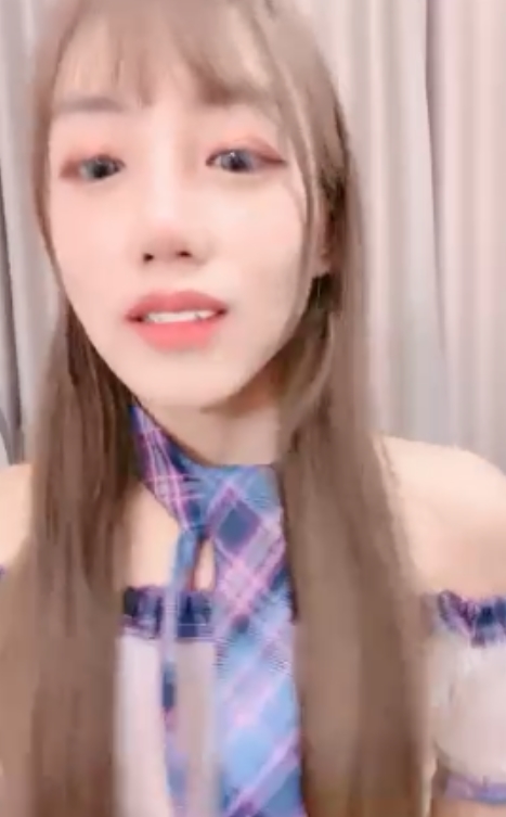 小怡的视频《50v32.9g》收藏狂潮,反差女友的魅力无法抗拒