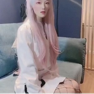 仙女糖心：勤快美少女的网红服装秀