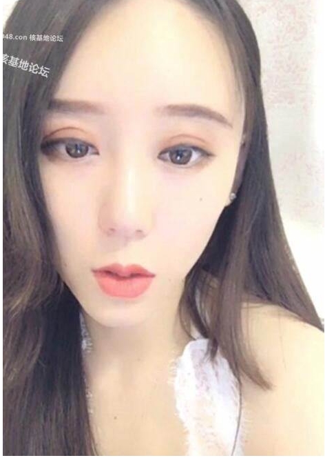 虎牙美女《艾薇儿baby》精彩合集，尽显甜美笑容
