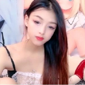 AA少女玩弄道具自娱自乐16v游戏下载