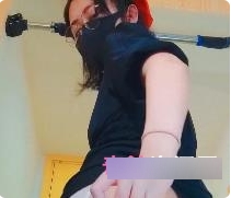 私拍照片散播事件中的奶咪女生