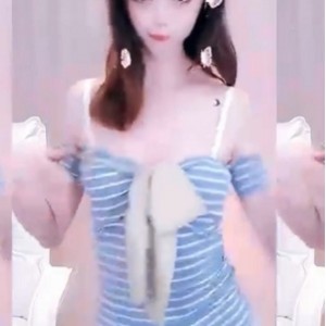 CC斗鱼虎牙小软软付费群定制大尺热舞视频