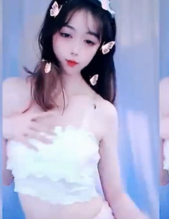 CC斗鱼虎牙小软软付费群定制大尺热舞视频