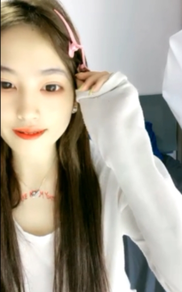 露露:高颜值腿模美球诱惑舞蹈6.39小时高清资源