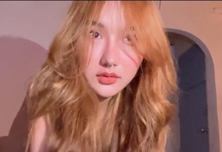 精选女神OnlyFans泄露视频曝光，男友C神魂颠倒！