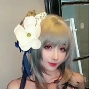 喵酱新作：光剑变装凉凉子