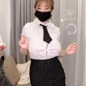 巨R姬：稀缺的抖音女神