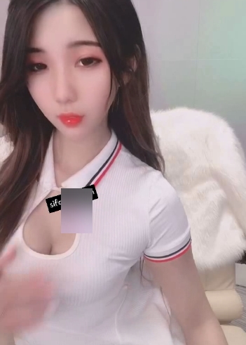 可爱女主播微微的五部作品:直播清纯身材大长腿、跳舞聊天心动视频(130MB)