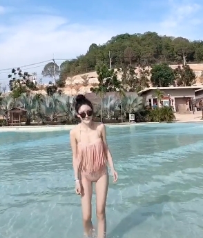 限时抢购抖音女神作品合集，小姐姐若隐若现，身材丰腴颜值爆表！