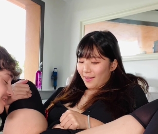 喜欢玩白人的亚洲女孩