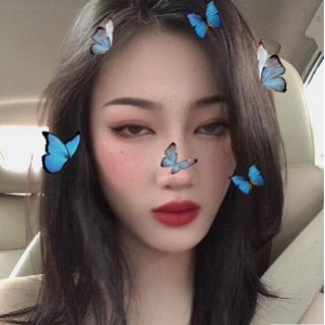 董柒柒：网红女神的高颜值身材与妖精般的互动