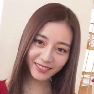 《艾薇拉女神沉沦》：高叶、杨颖、宋轶黑丝女教师的光“阴”之旅