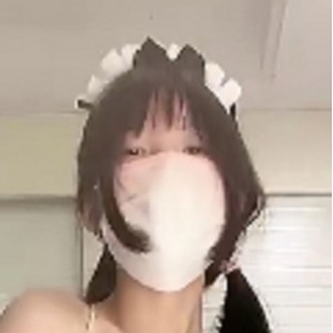 Coser白丝美腿1V+M进入秀