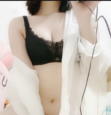 沈梦逸斗鱼超火视频斗鱼女神沈梦逸9月最新超火视频,白玉兔容颜黑森林眼神,绅士魅力无可比拟!