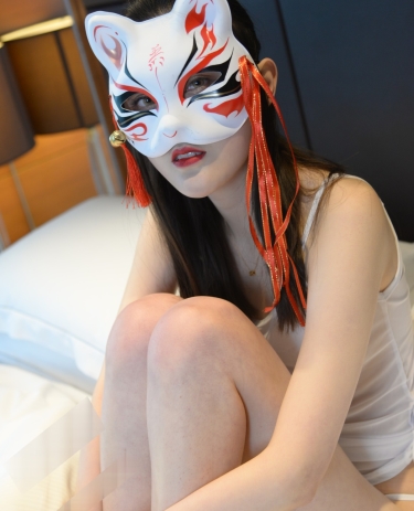 狐狸芙蓉:网红大学生,唱歌跳舞,颜值无敌!顶级重磅女神火爆PANS,最新超有尺度的视频资源,给你无尿点的极致美感!