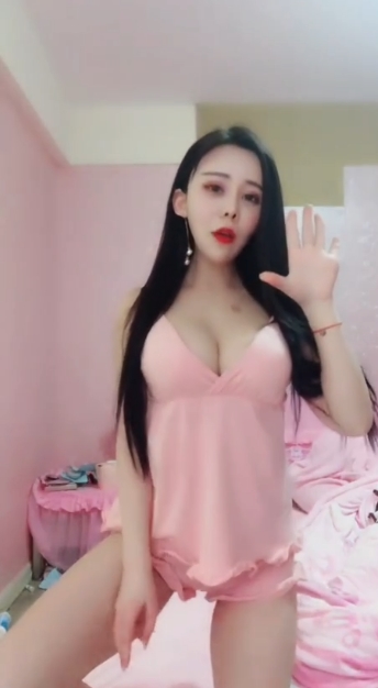 秋月的抖音快手展示闪现最新小合集:欣赏秋月的抖音快手展示闪现,感受温暖的给力!