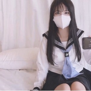 《QQ传媒小敏儿合集：精彩视频资源，让你的笑容把暗夜照亮》