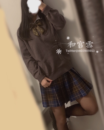 《某推出道:重口色彩缤纷的有尺度双洞风油精自虐绝版完整版》