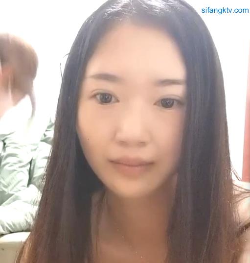《成都极品妹子与小甜甜闺蜜伺候农村小伙，童话般的美好可以被发现》