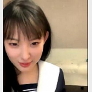 清纯风小妹糖纸妹妹：校园清纯风的代表人物，柔美容颜，笑容甜美，L舞、bao鱼、洗澡、2V、2.4G直播，美妆技巧、英语口语训练