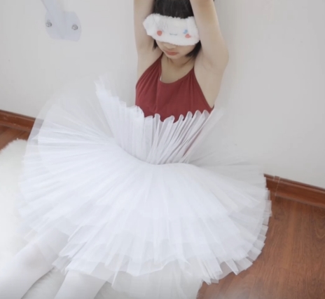 虎牙爆火！国产芭蕾指教类作品《白丝kou+huo训练》绅士们的绝佳选择！