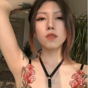 极品国模纹身御姐，火辣美艳，最新有尺度合集！