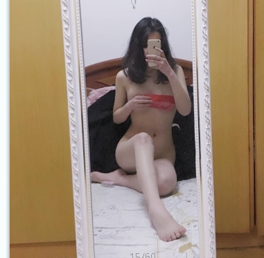 最新某推超人气已上岸粉嫩妹子美女【极品罗莉】粉嫩浮力姬（软软的露西）绝版完整合集_【4V-122M】