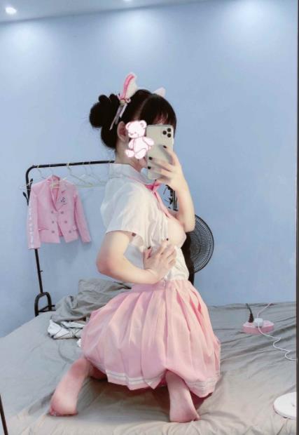 最新某推新晋超级人气超粉嫩甜美可爱妹子女神【极品白】粉嫩罗莉（芊芊qianfff）最新精品合集[4V-308MB]