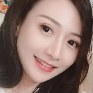 极品美女与男友“噼里啪啦”被散播,这个极品美女居然还是90后。