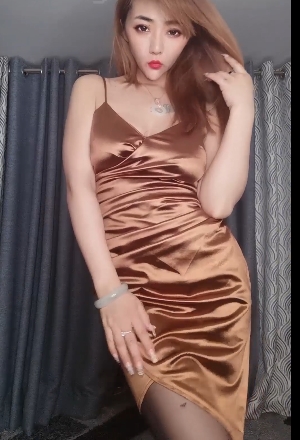 快手万粉主播陈小魔挑战尺度合集,尺度大到连快手自己都看不下去。