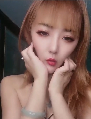 快手万粉主播陈小魔挑战尺度合集,尺度大到连快手自己都看不下去。