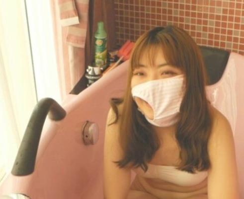 最新虎牙人气火爆本土超有尺度挑战极限女神【重口浮力姬】最强下体(李小莫)最新合集33V-16.1G