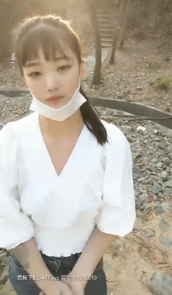 最新斗鱼宅男圈私传散播绝版清纯幼齿素人美女【素人私拍】（S气妹子）室外车阵野外露出绝版视频合集_1.42GB