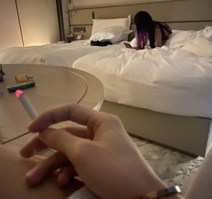 最新某推人气火爆宅男粉的男神资深约P界大神【大神系列】（GZ哥）最新酒店约P女神作品合集_[21V-525M]