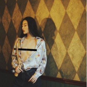 最新斗鱼超级人气高品质国模之光高冷学生妹【国模】高冷女神（逗本逗鸭）最新散播有尺度私拍合集[16V-346M]