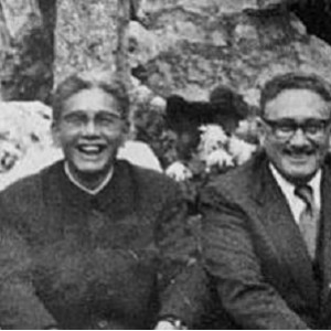 人文传记《才情人生 乔冠华》