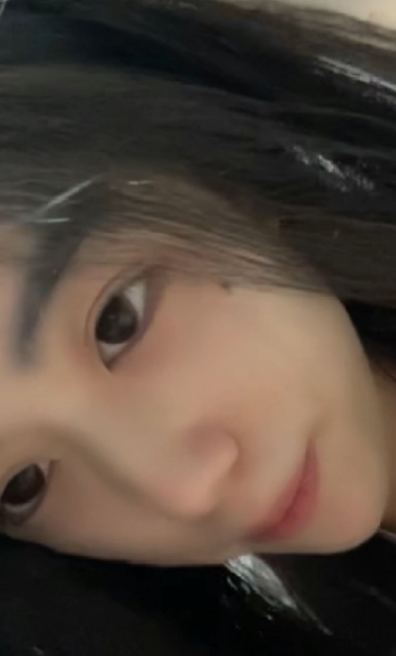 抖音甜美女大学生欣梦然：6v4.9g视频收藏百度补