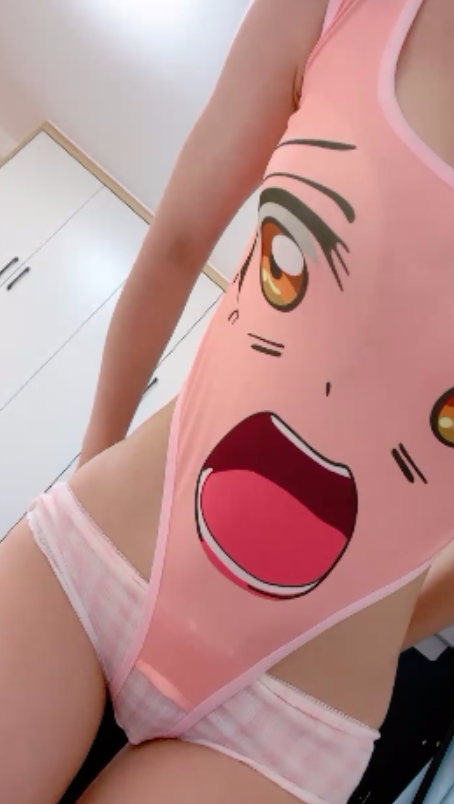 时尚黑框眼镜双马尾乔乔妹妹,收藏185百度ED2K视频热潮