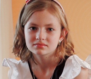 清新可爱气质妹子AlinaG合集：观赏泳装正经作品，绘画参考