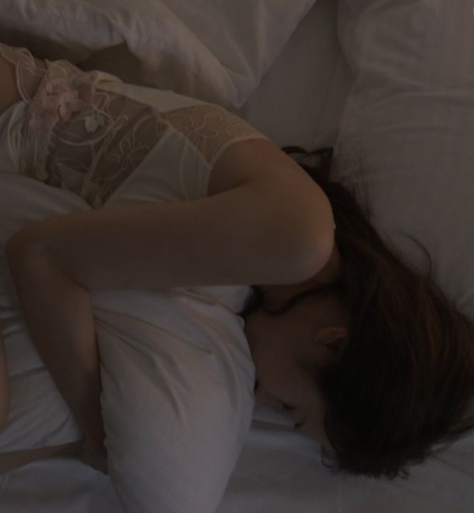 明润的性感和魅力，还展现了她在作品行业中的多样表现。从国际航线的空姐到作品+女星，她的转变令人瞩目。这些视频的总大小为26.17G，让人可以尽情欣赏她的精彩表演。