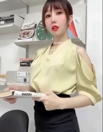 有尺度双人撕袜爱抚自娱自乐[1V+147MB][百度盘]