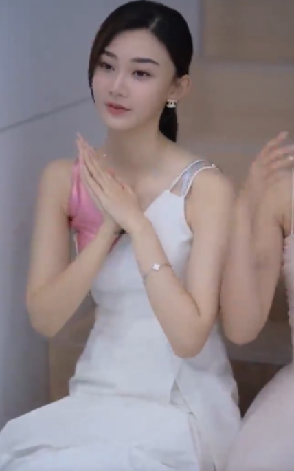 77V637M快手极速版:精品甄选,空杯闪现,黄子佼隋棠引发热议