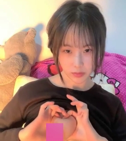 比心小姐姐凡达（2G）：真诚热情的直播魅力